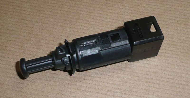 Włącznik świateł stopu Renault Clio II Megane